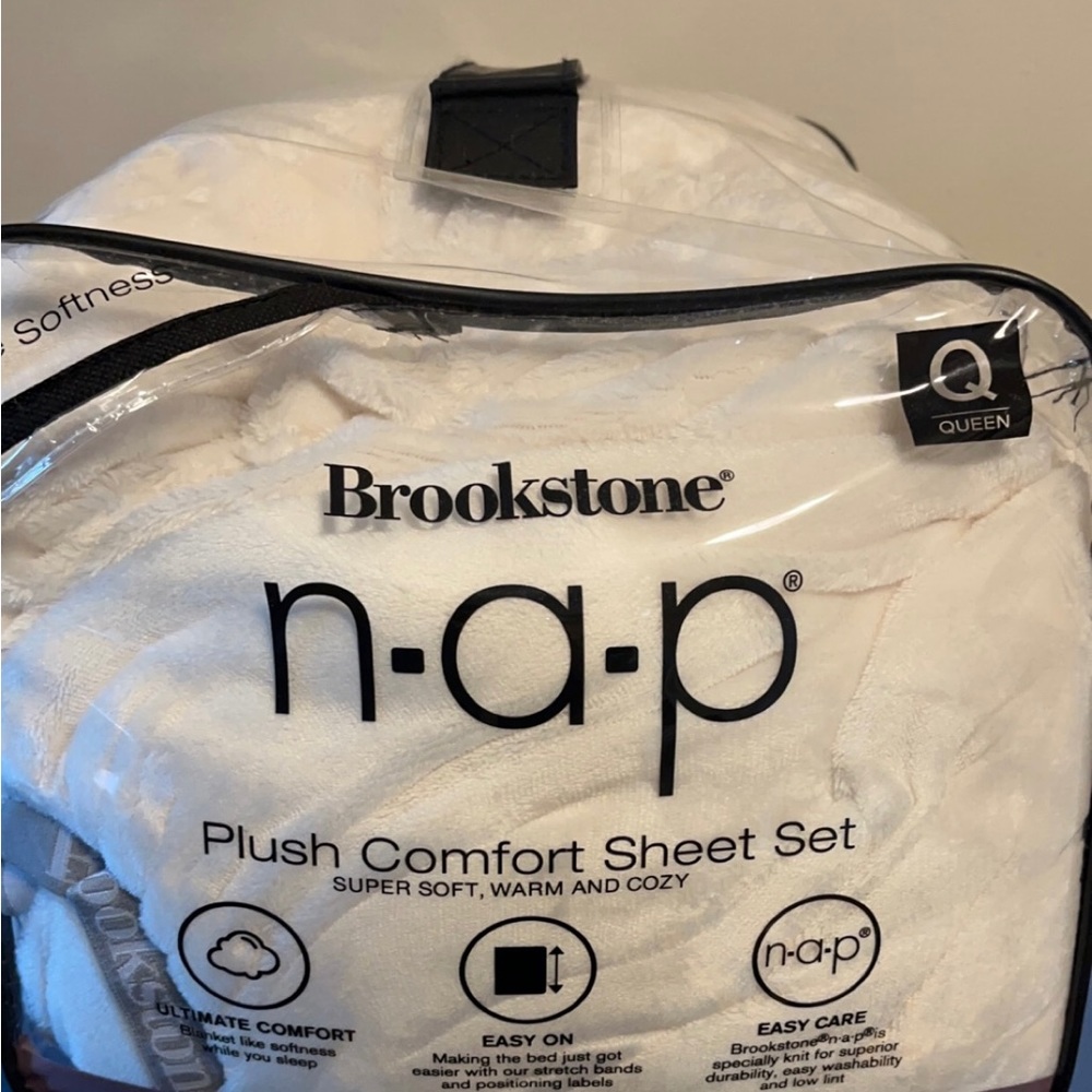 Brookstone Queen Size Sheet Set